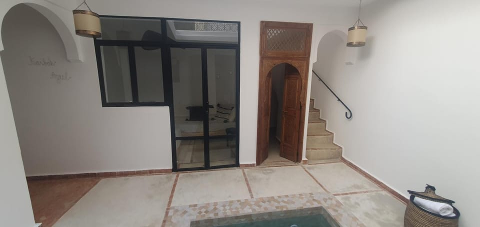 Facade/entrance, Swimming pool