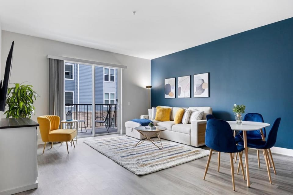 Living room, Seating area, Dining area