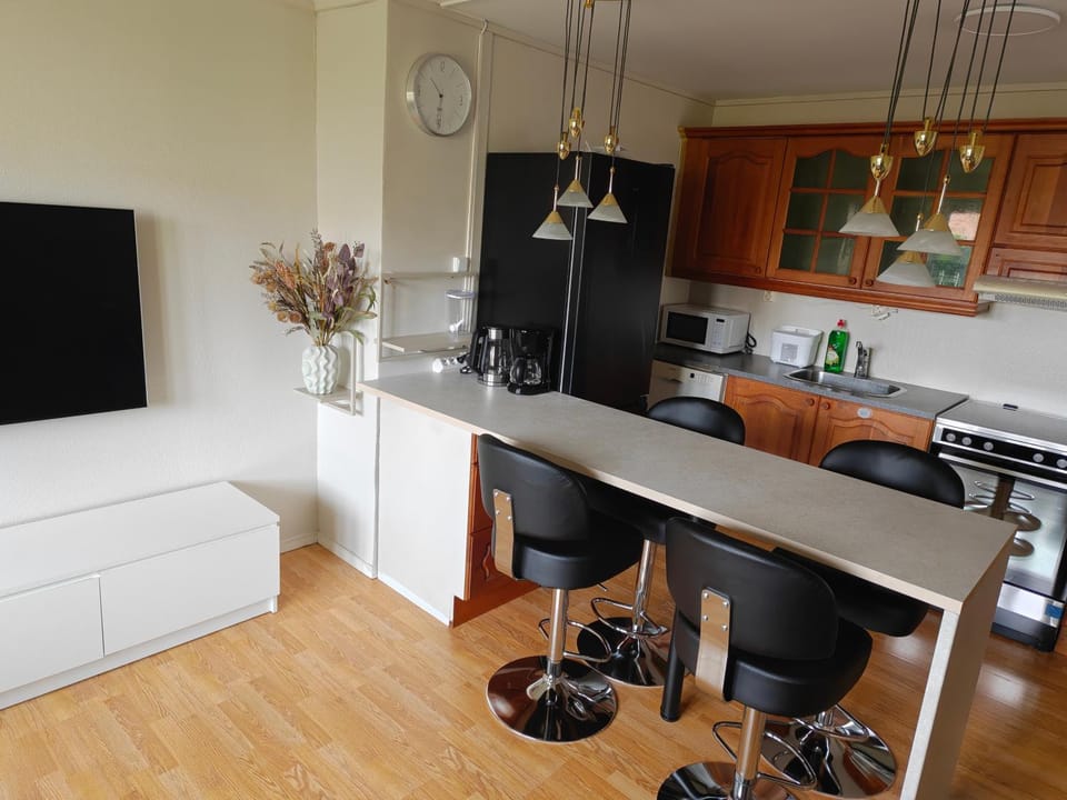 TV and multimedia, Kitchen or kitchenette, Dining area