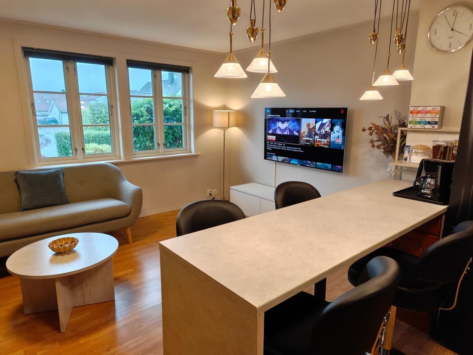 TV and multimedia, Dining area
