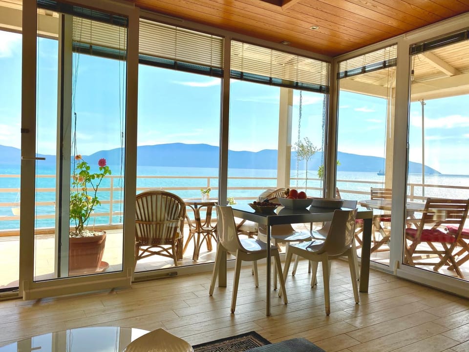 Day, Balcony/Terrace, Mountain view, Sea view