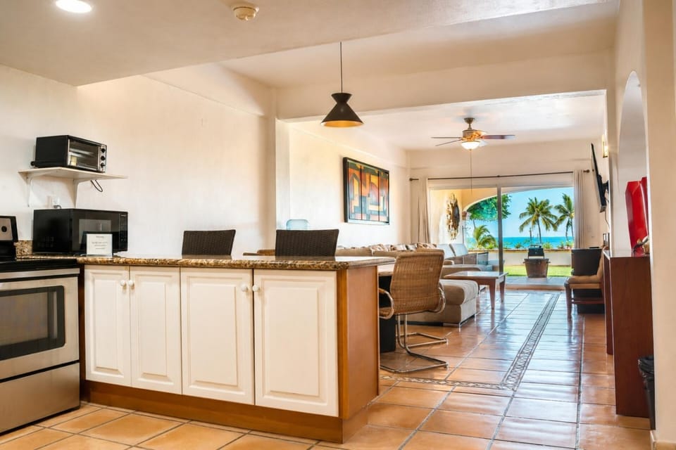 TV and multimedia, Kitchen or kitchenette, Dining area, oven