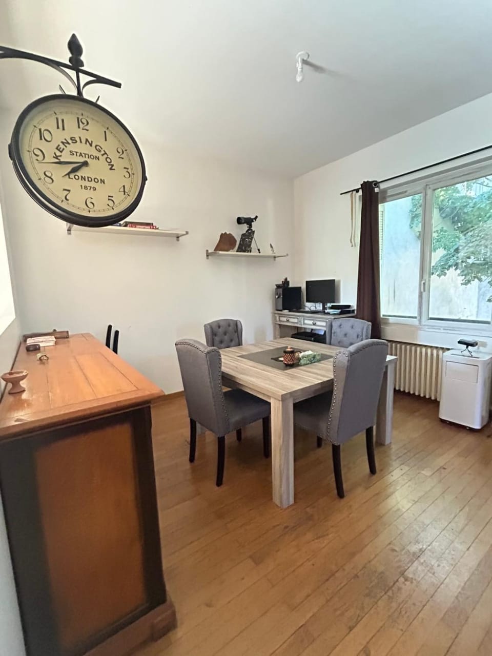 Spacious house with garden, parking, and relaxation area House in Givors