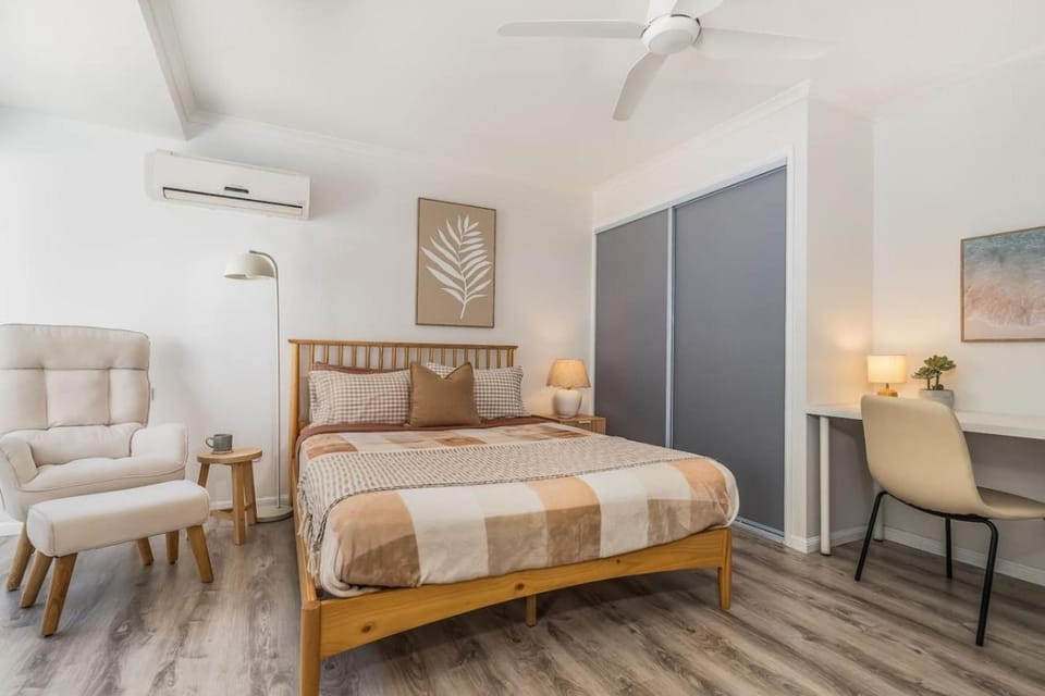 Margate Beach Studio 4 Apartment in Margate