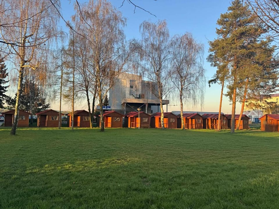 Útulné dřevěné chatky Kunovice Campground/ 
RV Resort in Czechia