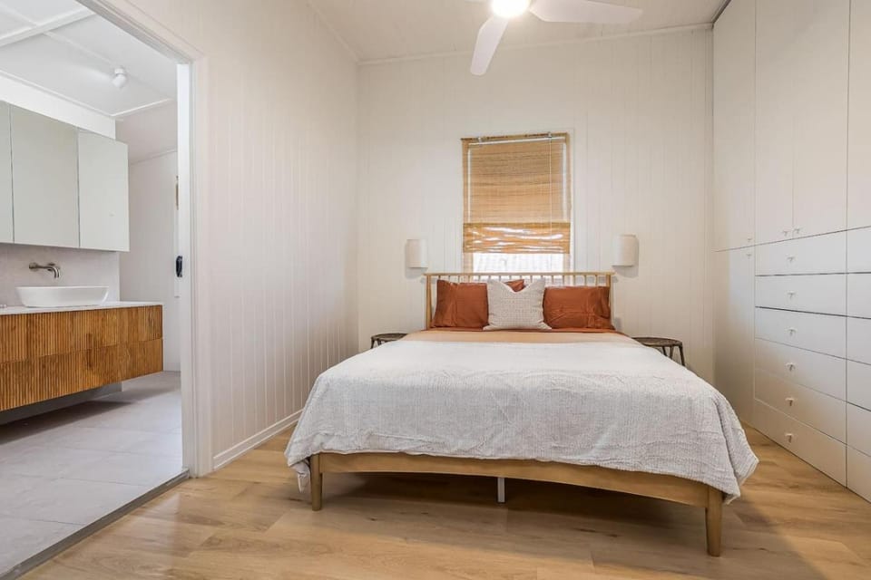 The Verandah - Designer Queenslander 200m to beach Apartment in Margate