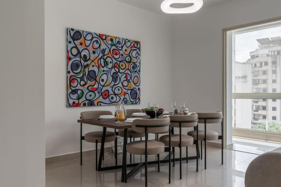 Charming 2 Bed Home in Clemenceau Apartment in Africa