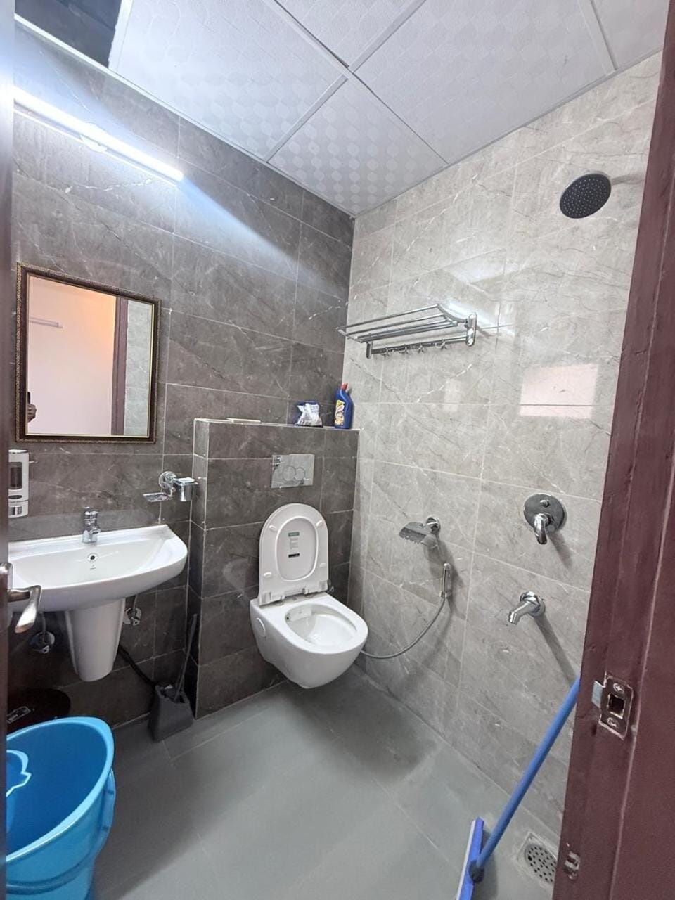 3 Bhk Entire Flat in chandigarh- Cozy and Modern Apartment in Punjab, India