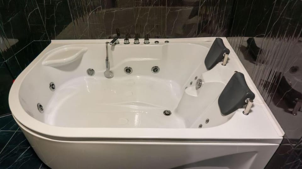 Hot Tub, Bathroom, Bath