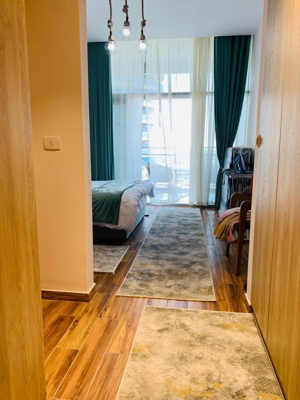 Photo of the whole room, Bedroom