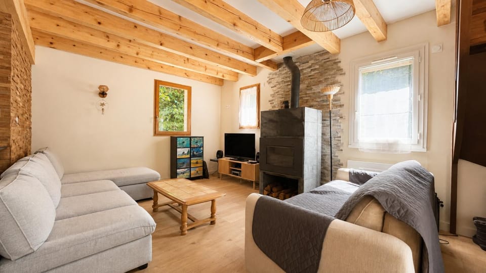 Communal lounge/ TV room, TV and multimedia, Living room