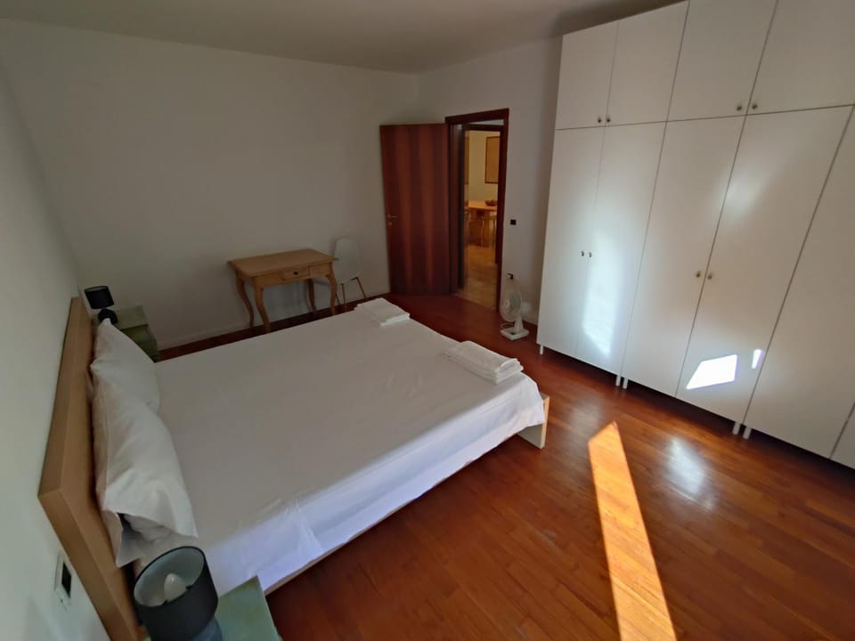 High end apartment - easy to Venice Apartment in Venice
