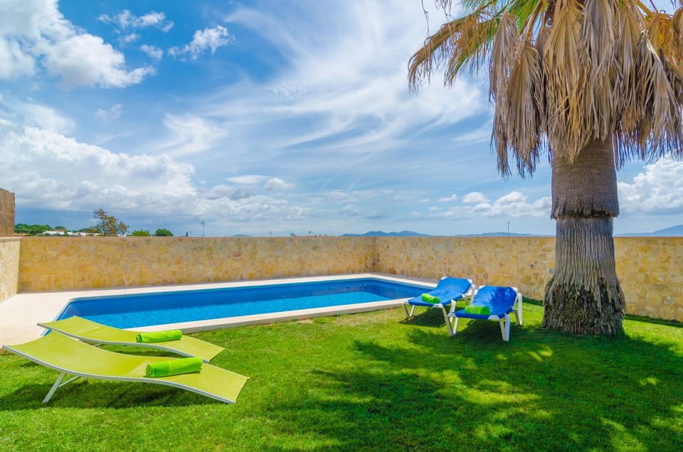 Carles Villa in Pla de Mallorca