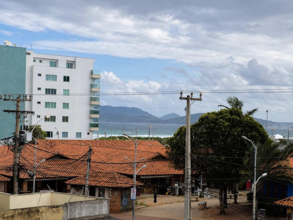 Ape a 200m Praia do Forte - vista parcial mar Apartment in Cabo Frio