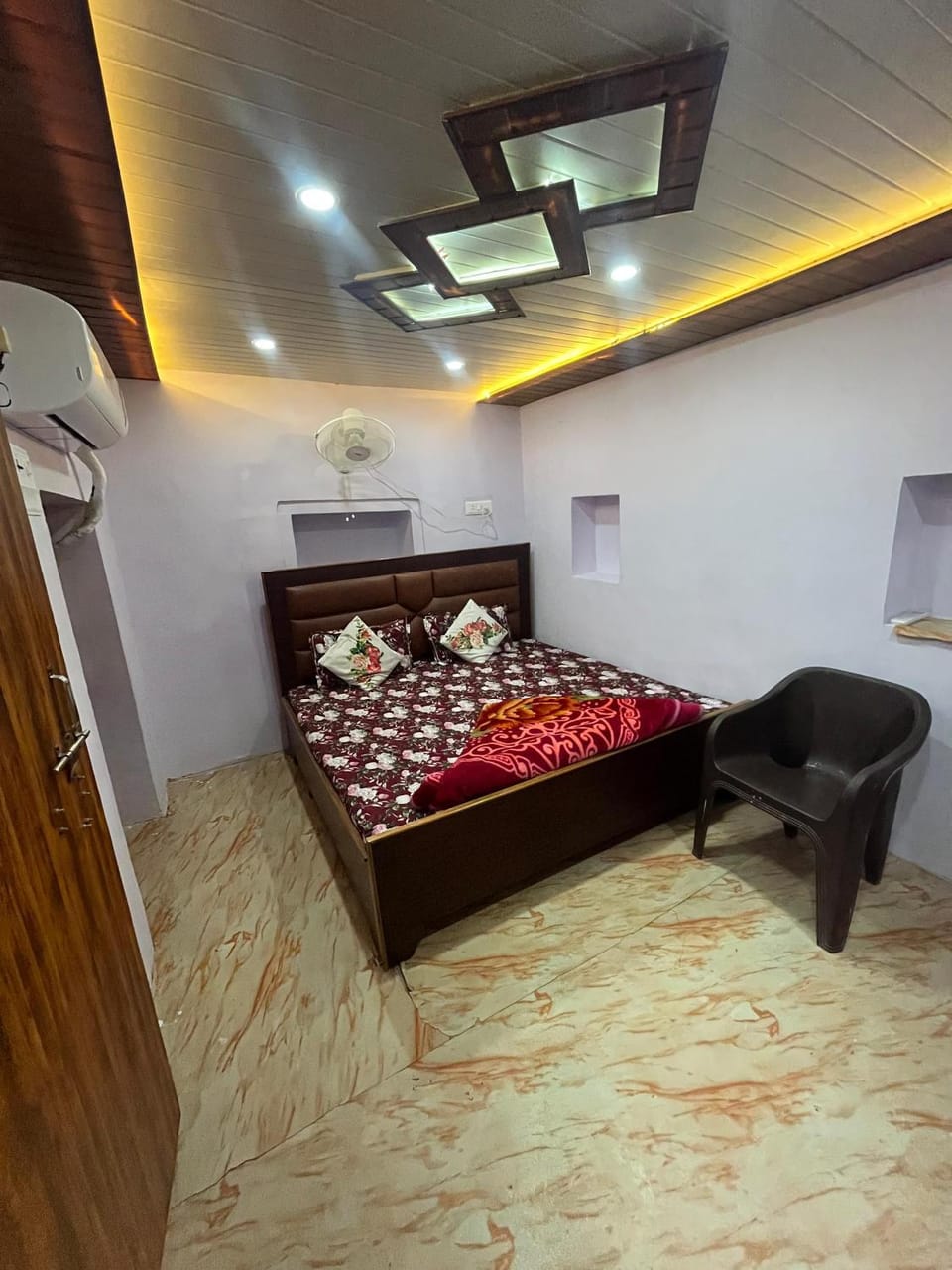 Bedroom, air conditioner