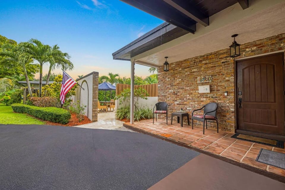 Property building, Patio, Day