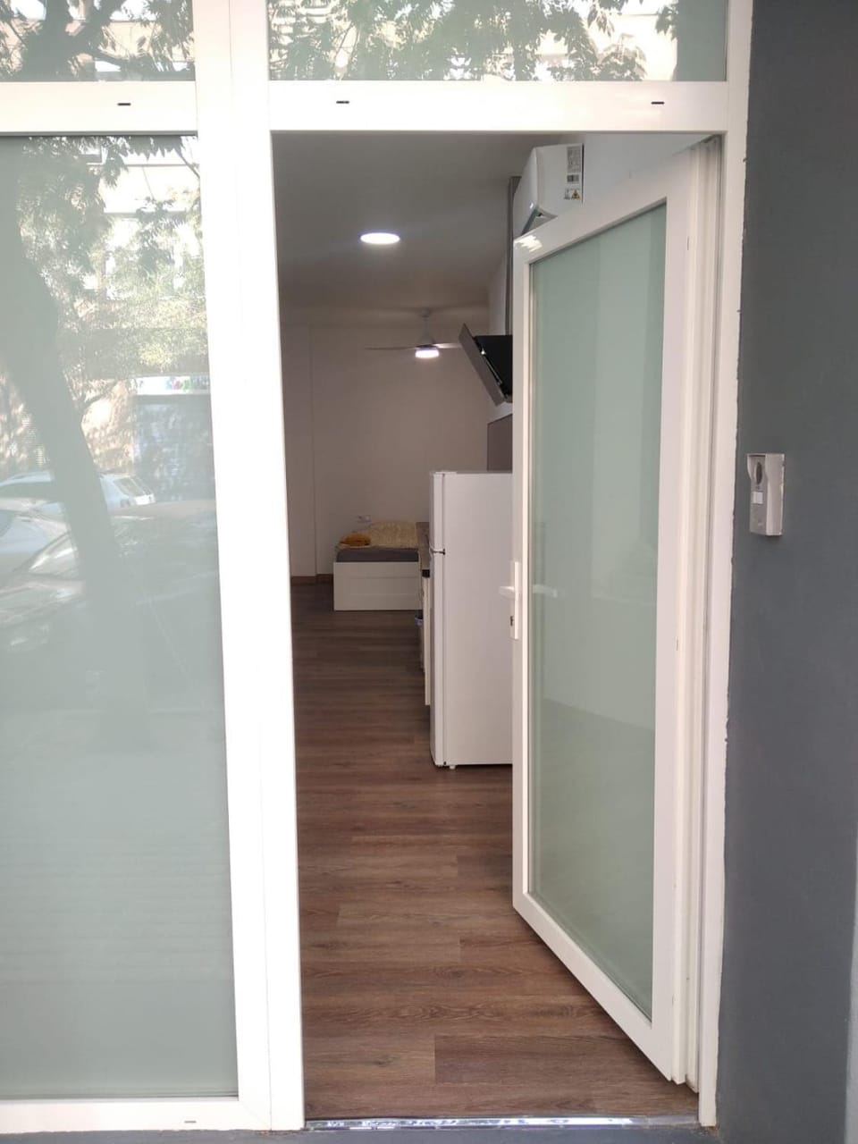 Facade/entrance, Photo of the whole room
