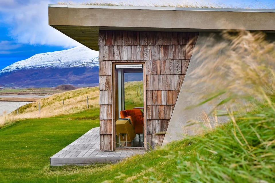 Property building, Day, Natural landscape, Mountain view