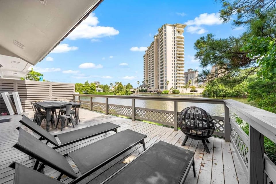 Book Me Baby! Coastal Krewe in Miramar Beach House in Miramar Beach