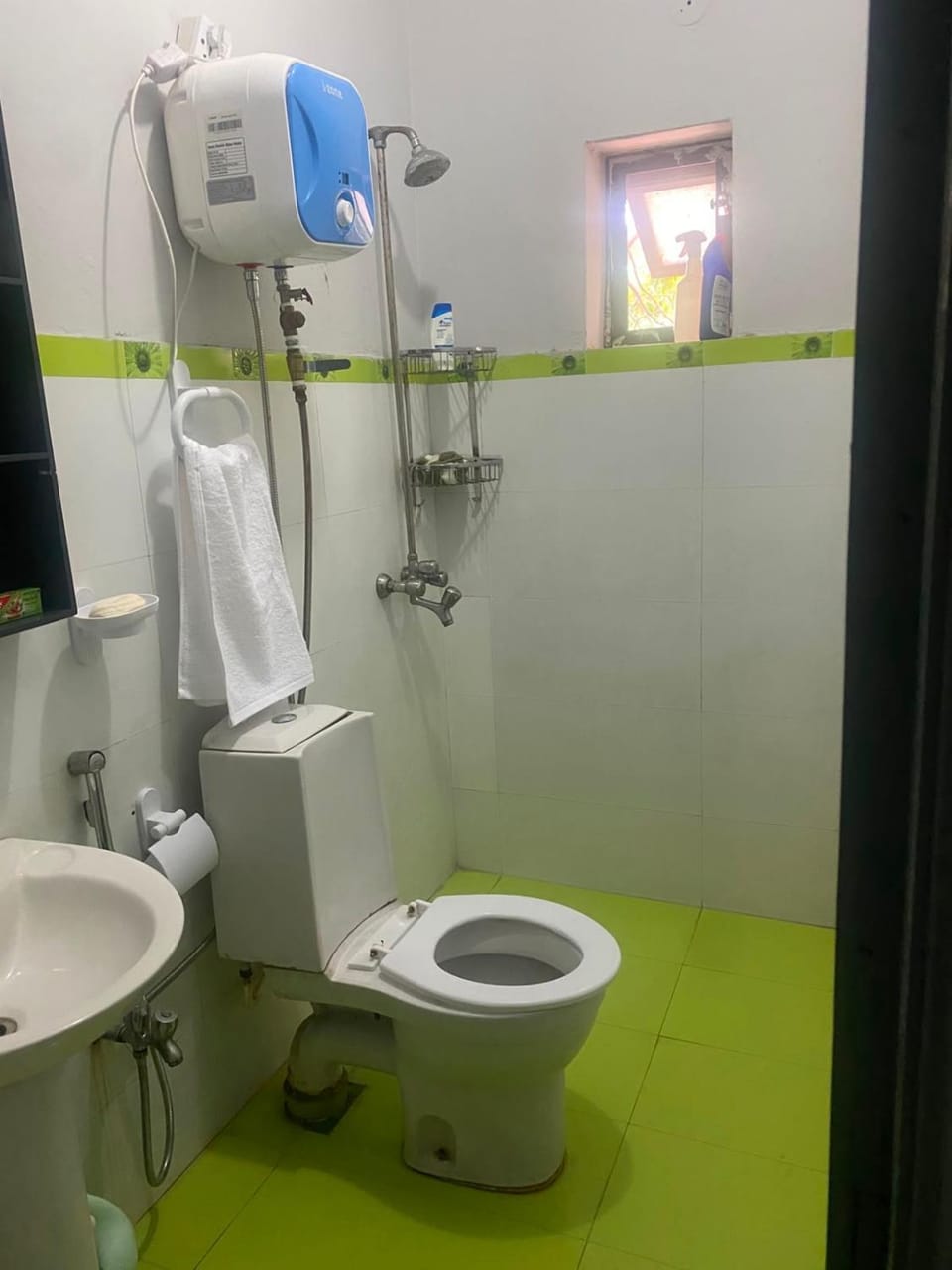 Spacious and Cozy 3 Bedroom Family Apartment Apartment in Lahore