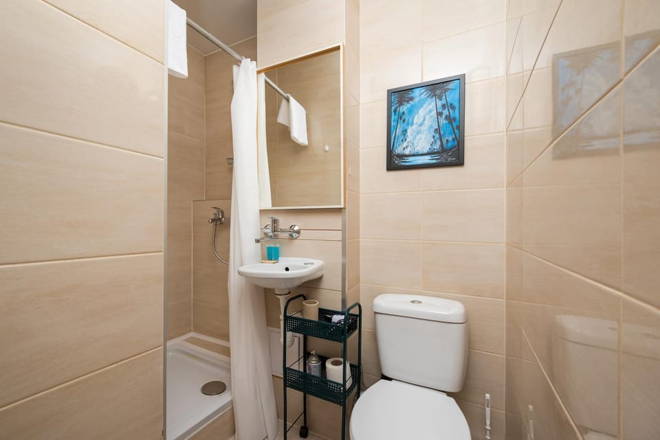 Shower, Toilet, Bathroom