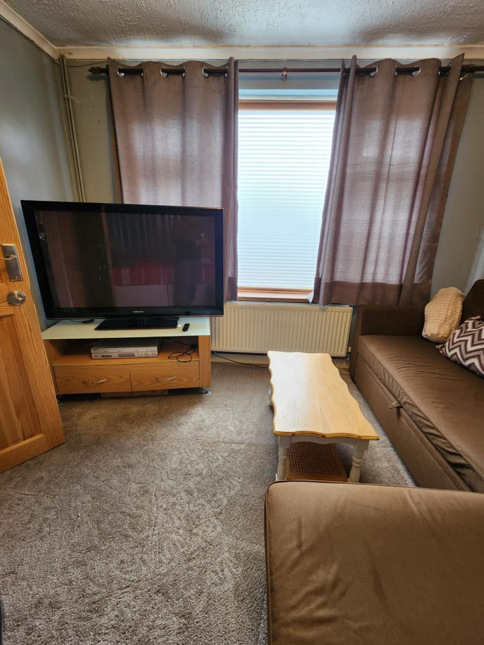 Communal lounge/ TV room, TV and multimedia, Living room, Seating area, Evening entertainment