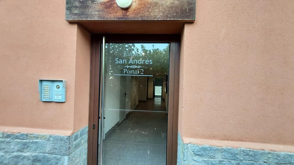 Property building, Facade/entrance