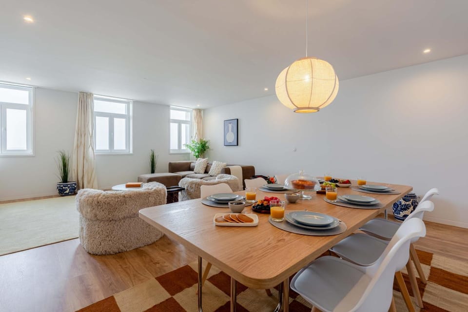 Living room, Seating area, Dining area