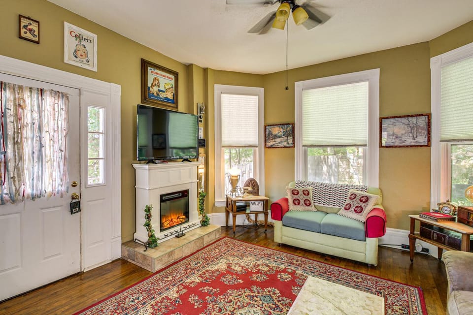 Walk to Bathhouse Row! Historic Gem w/ Yard House in Hot Springs