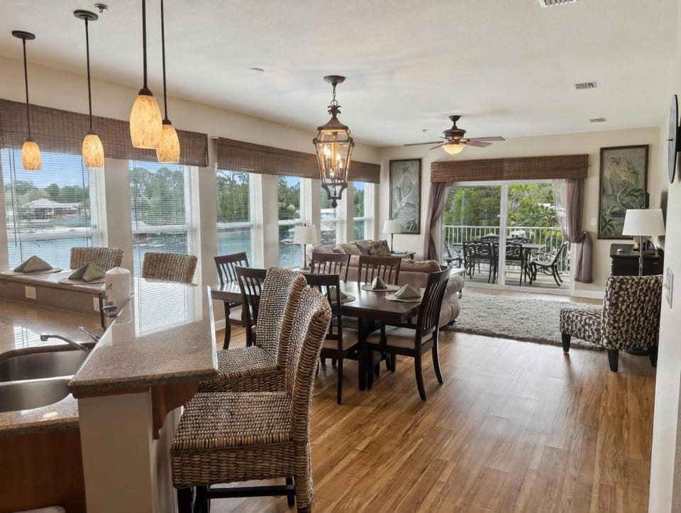 Waterfront Condo w Boat Dock & Fishing Apartment in Foley