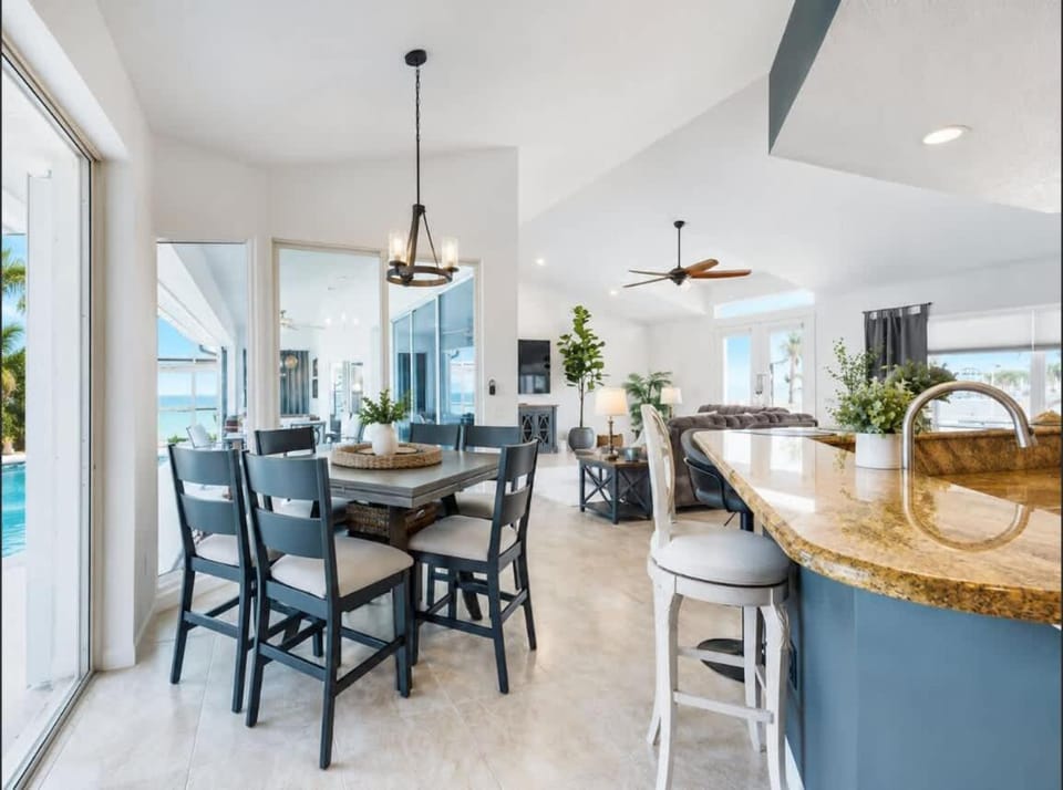 Waterfront Oasis with Pool Private Dock and Views House in Punta Gorda