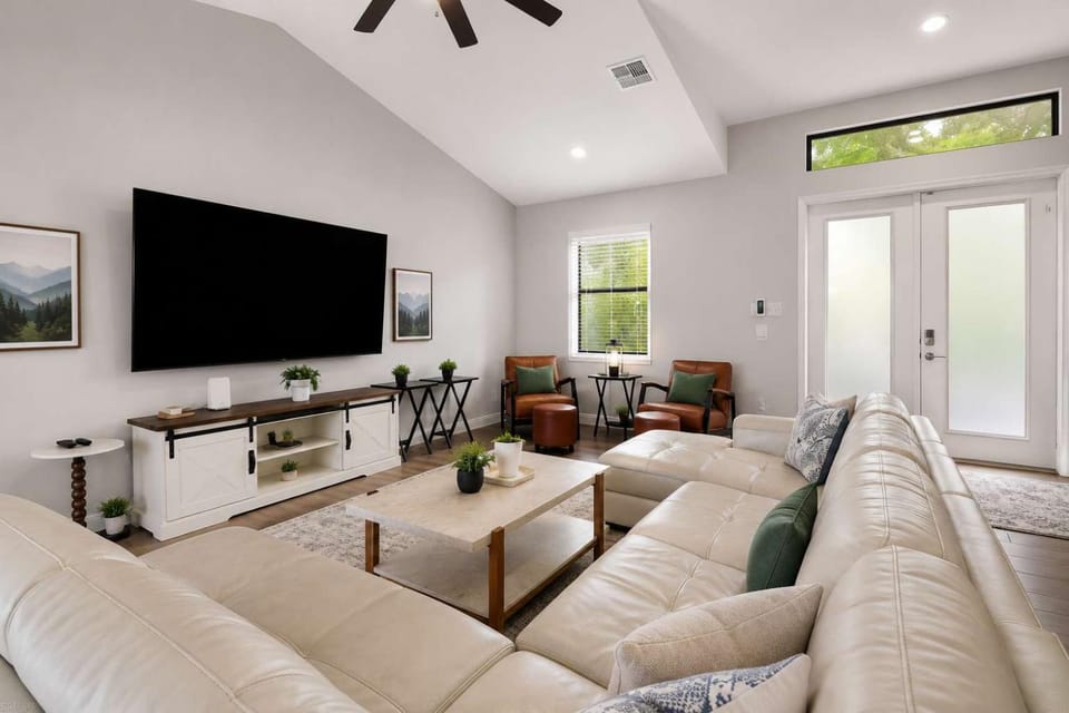 Luxury Bonita Villa 4BR Heated Pool & Spa Villa in Estero