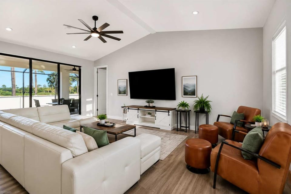 Luxury Bonita Villa 4BR Heated Pool & Spa Villa in Estero