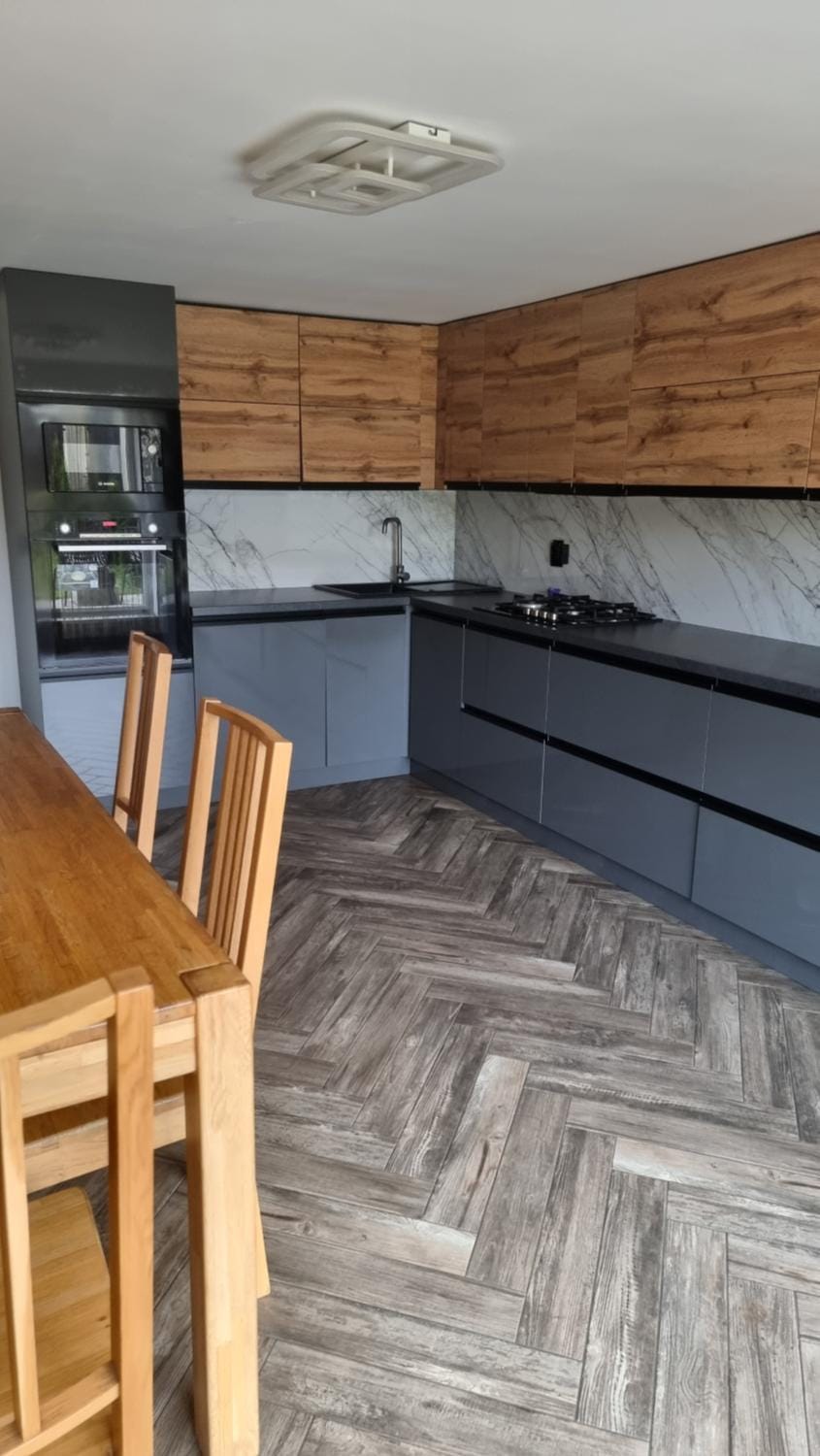 Kitchen or kitchenette, Dining area, stove