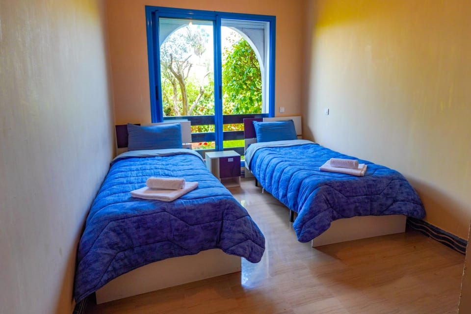Bed, Photo of the whole room, towels