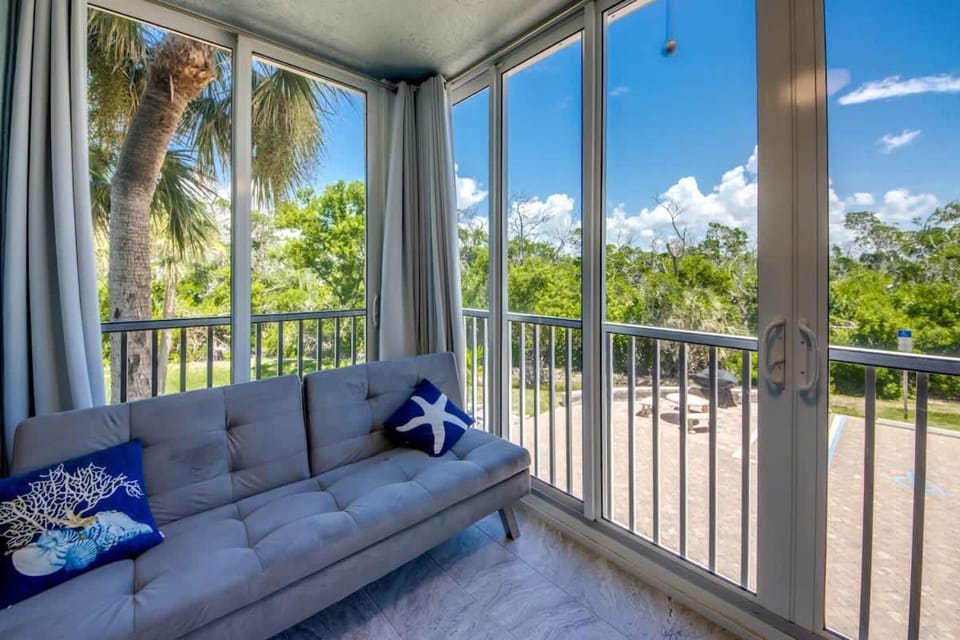 South end 2BR 2BA Across Street from Beach Apartment in Estero Island
