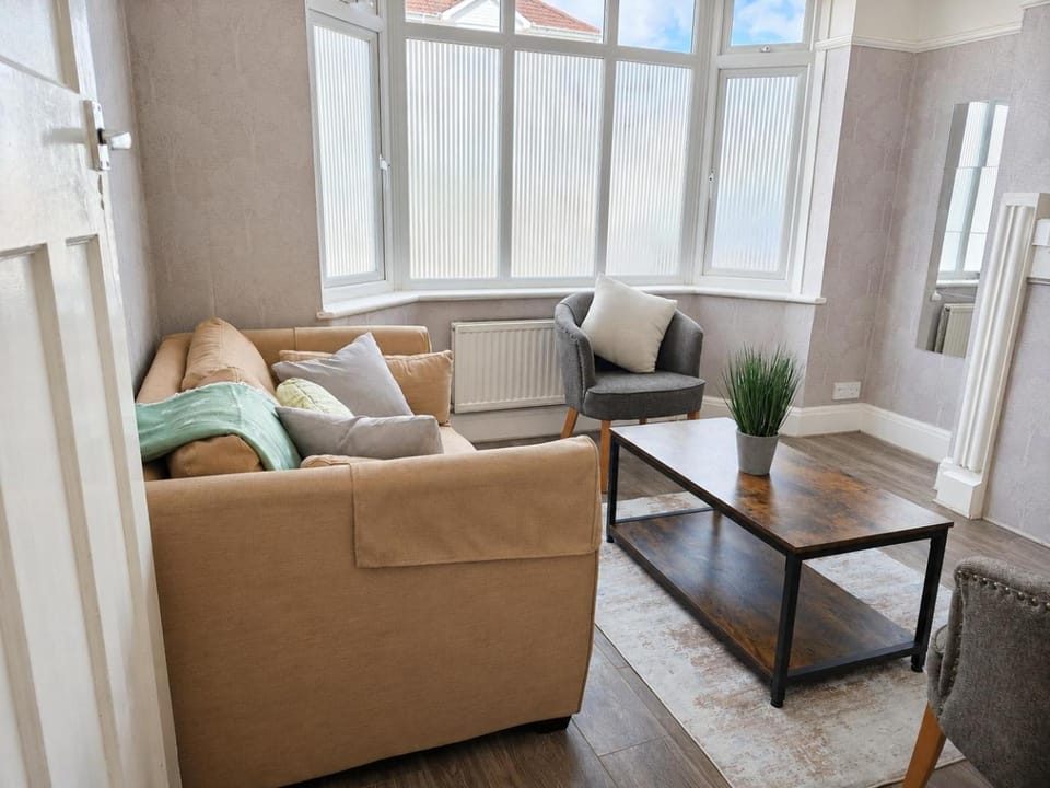 Silverlake Stays - Gloucester Road House in Bristol