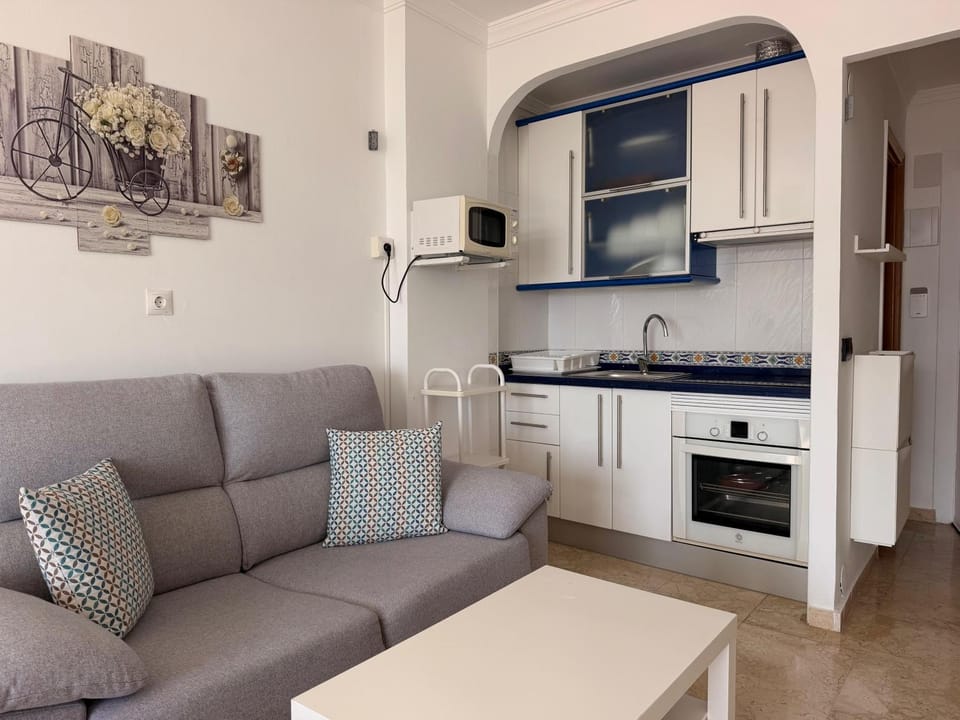 Kitchen or kitchenette, Living room, Dining area, stove