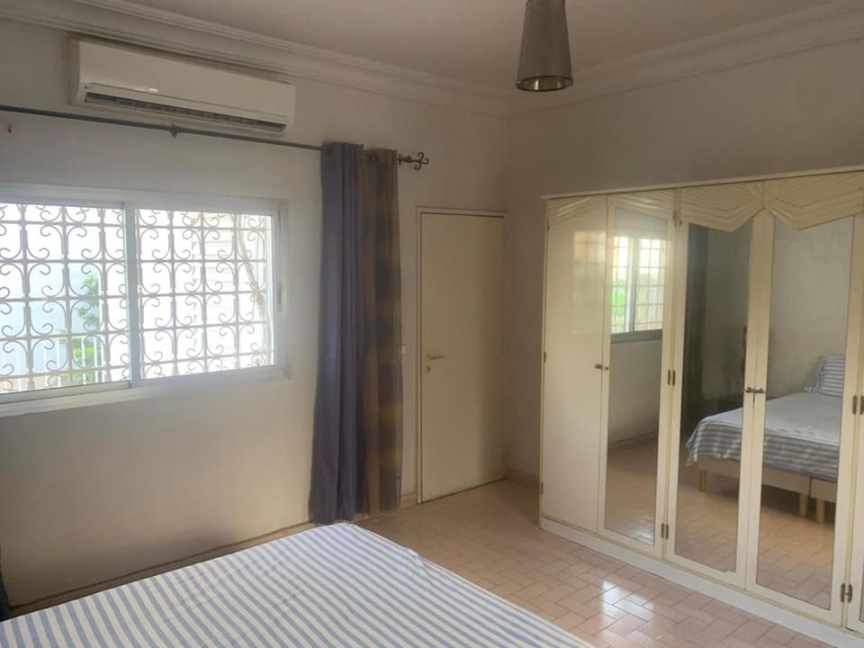 Spacious 4BR Dakar Home w Patio Garden Villa in Dakar