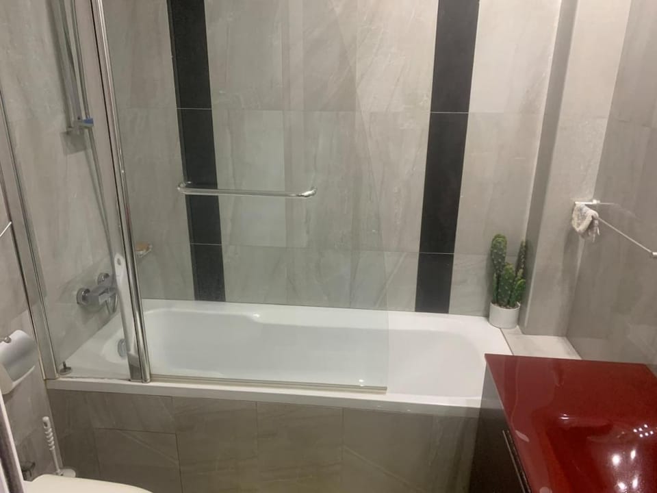Spacious 4BR Dakar Home w Patio Garden Villa in Dakar