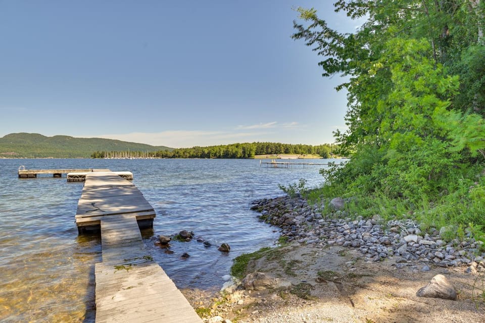 Dock, Direct Waterfront: Lake Champlain Studio Apartment in Lake Champlain