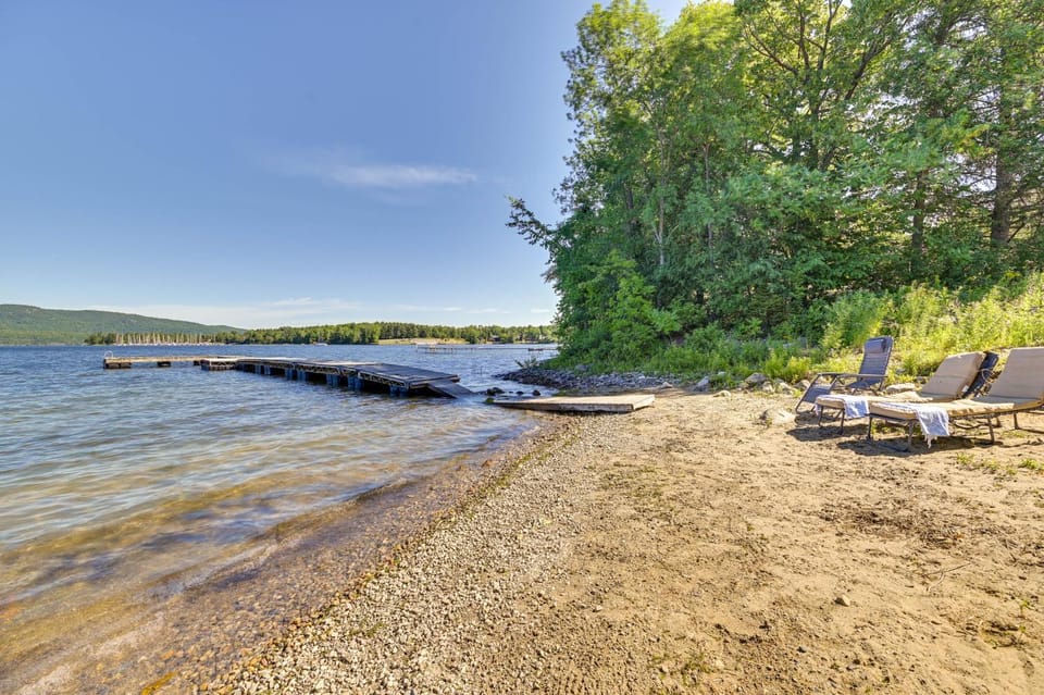 Lake Champlain Waterside Retreat w/ Dock Access Apartment in Lake Champlain