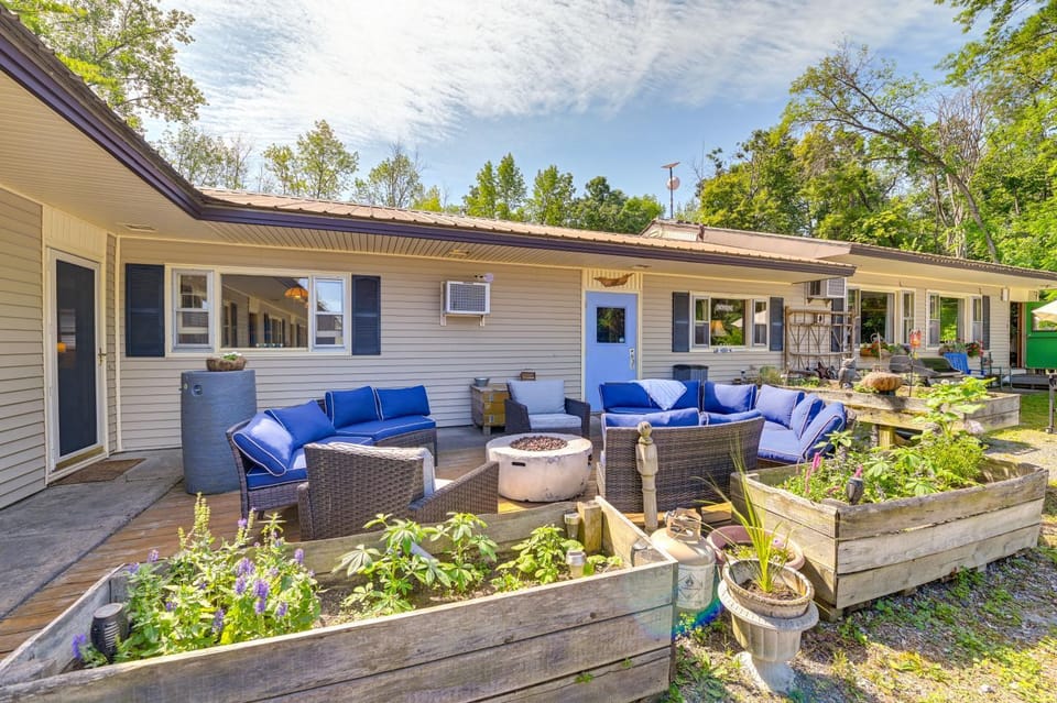 Lake Champlain Waterside Retreat w/ Dock Access Apartment in Lake Champlain