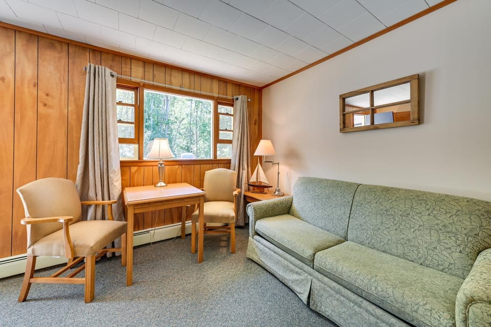 Gather Lakeside at Willsboro Inn on Lake Champlain Apartment in Lake Champlain