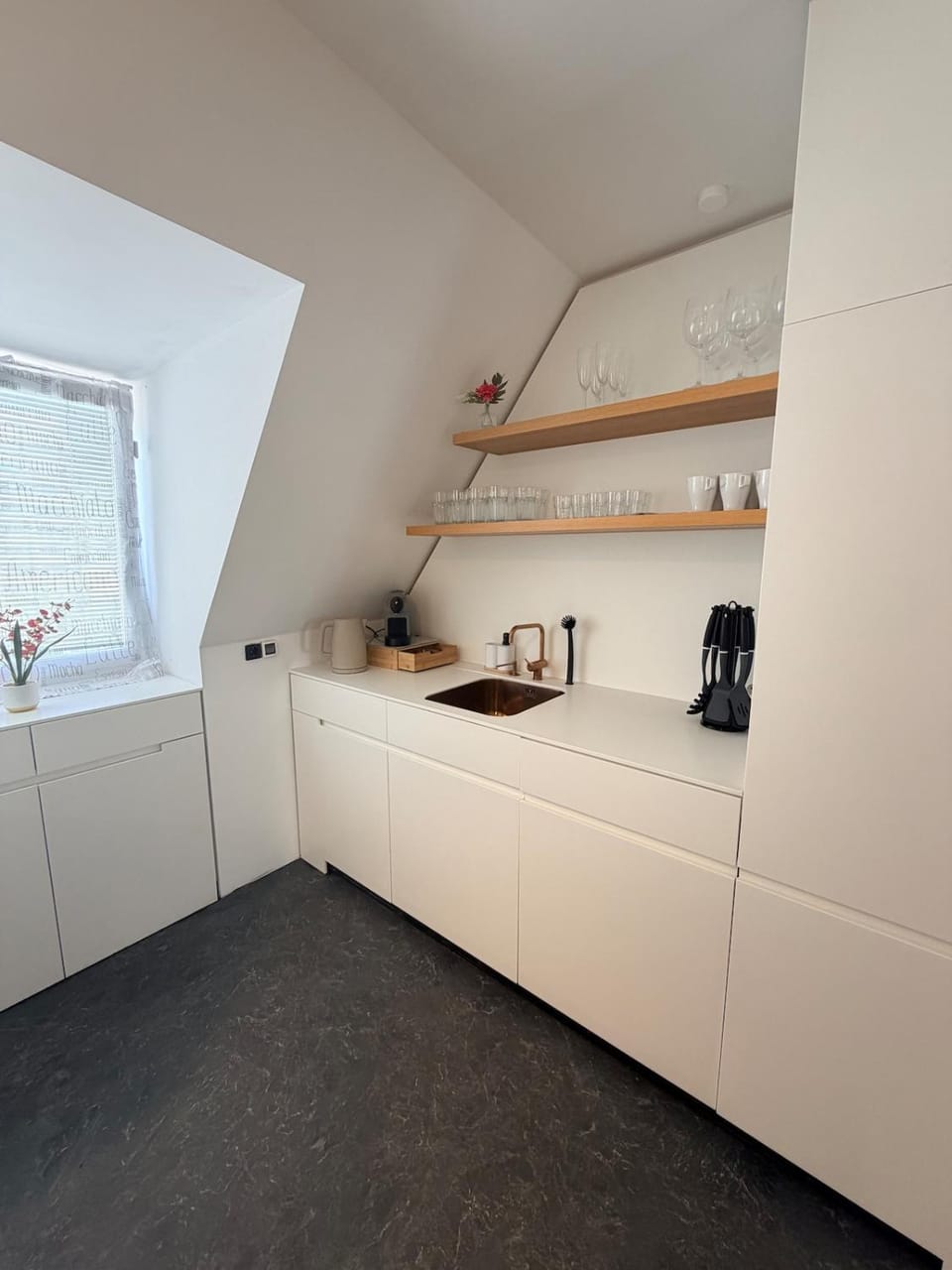 Kitchen or kitchenette