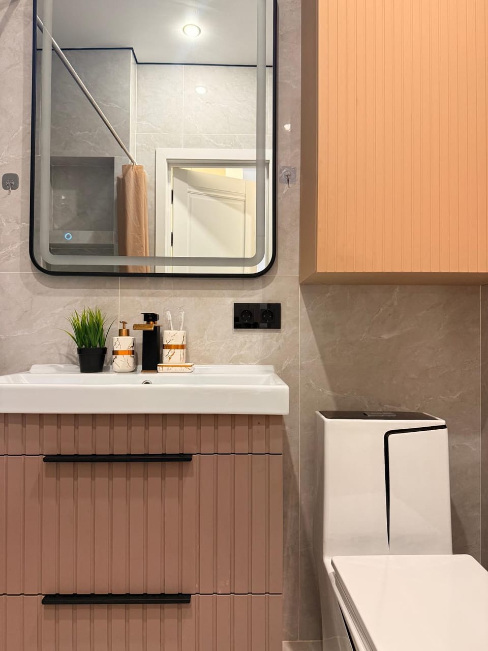 Bathroom, Kitchen or kitchenette