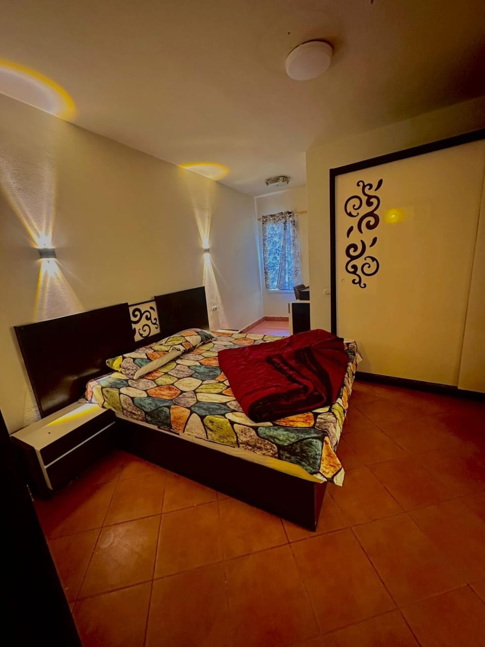 Bed, Photo of the whole room, Bedroom