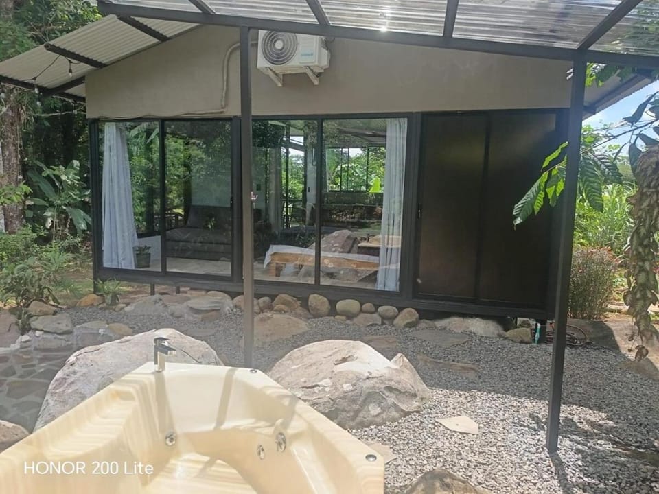 Piedra Viva Retreat Cabin Cabin in Alajuela Province