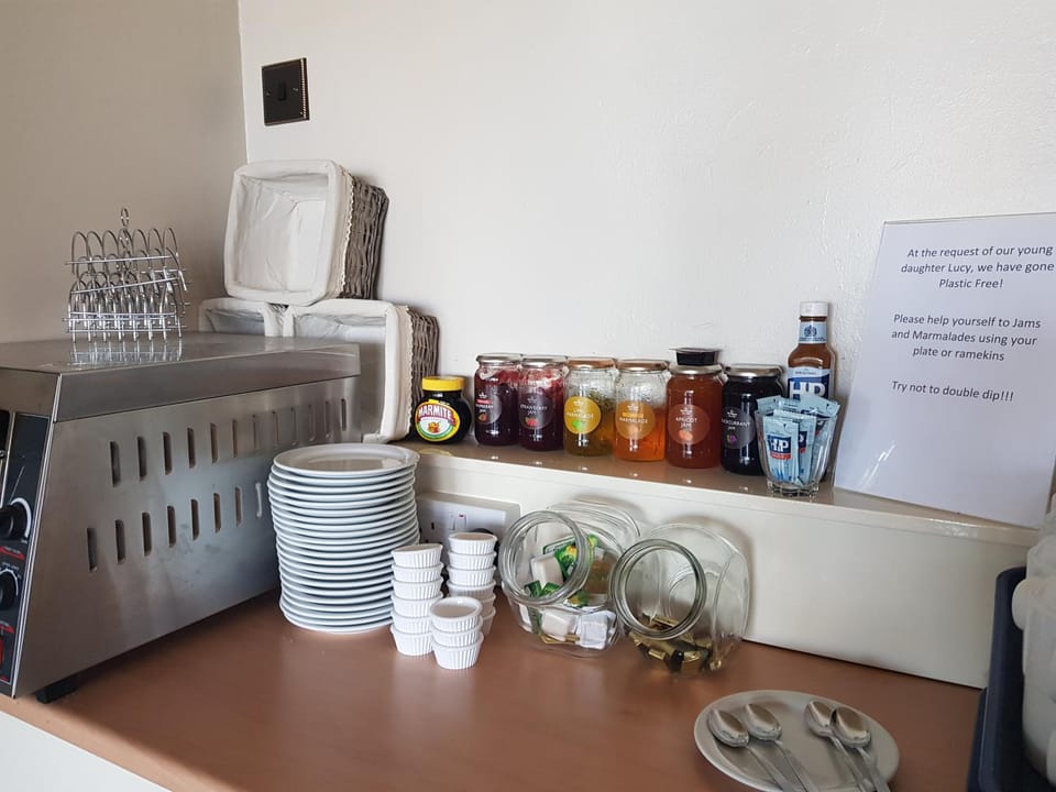 Continental breakfast, English/Irish breakfast