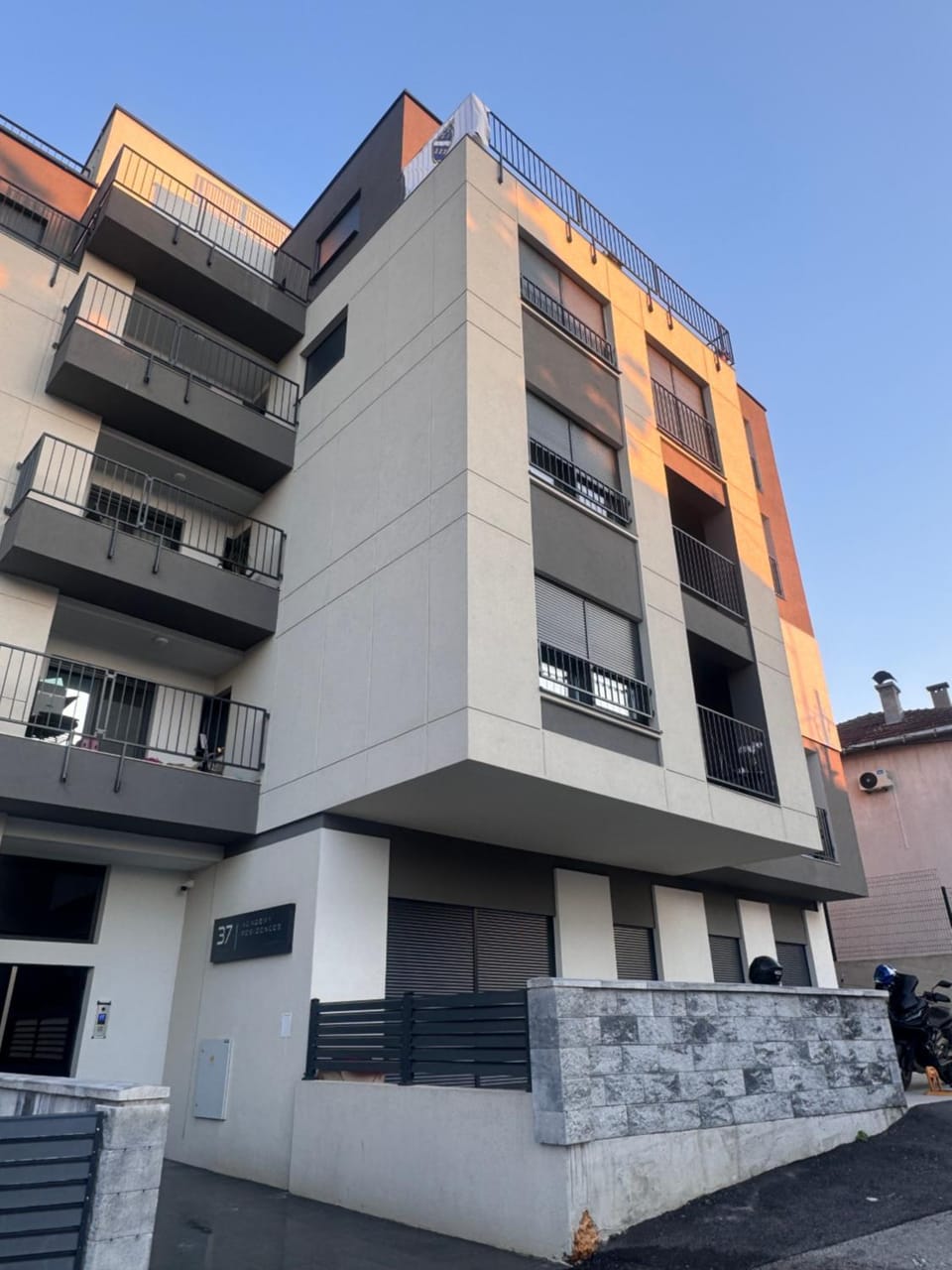 Property building, Day